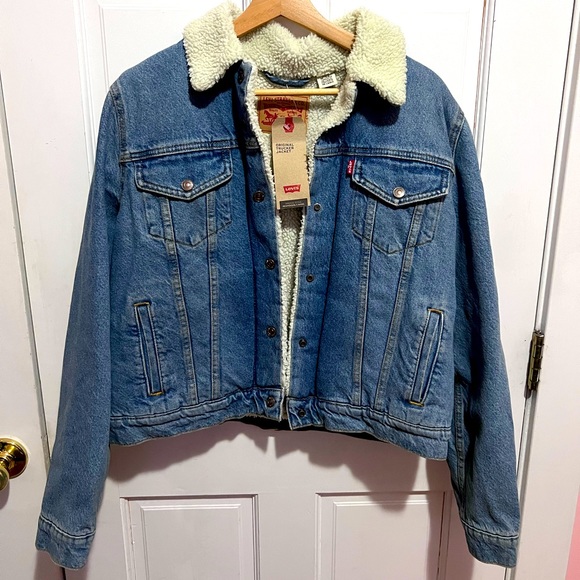 Levi's Jackets & Blazers - Blue Levi’s original truckers jacket